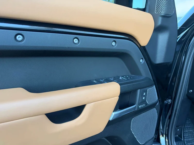 Land Rover Defender — фото 10