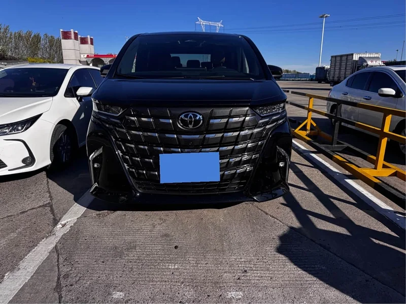 Toyota Alphard — фото 2