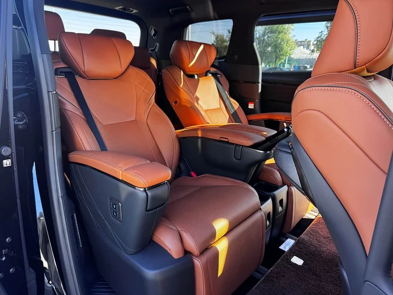 Toyota Alphard — фото 7