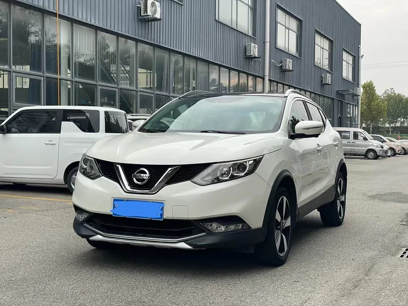 Nissan Qashqai — фото 1