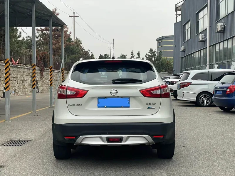Nissan Qashqai — фото 4