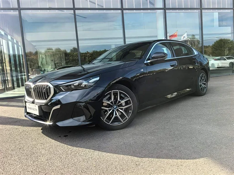BMW i5 — фото 1