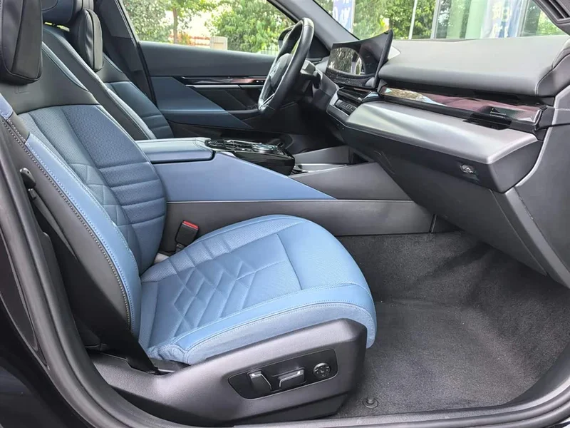 BMW i5 — фото 17