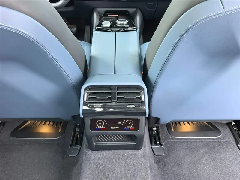 BMW i5 — фото 18