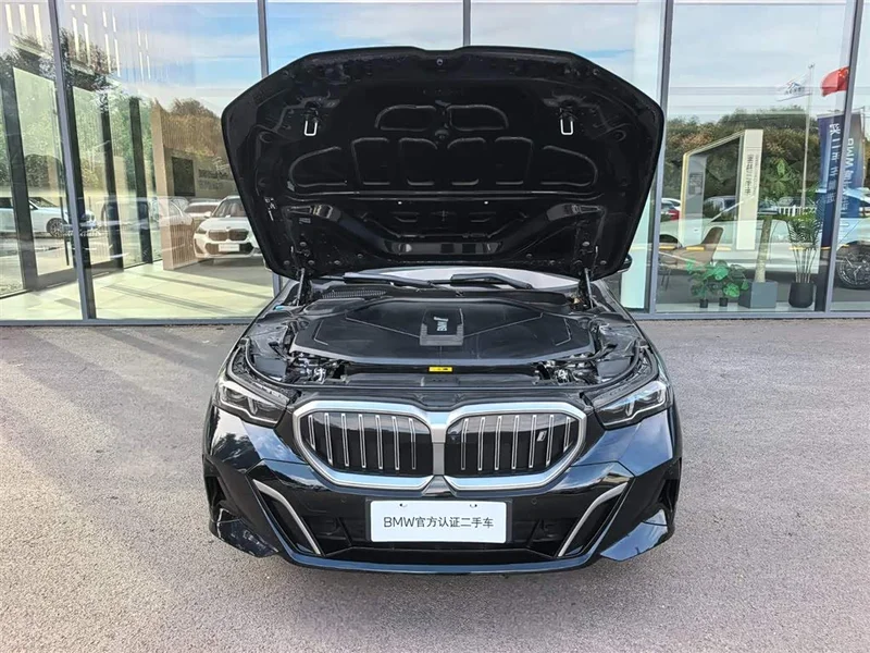 BMW i5 — фото 20