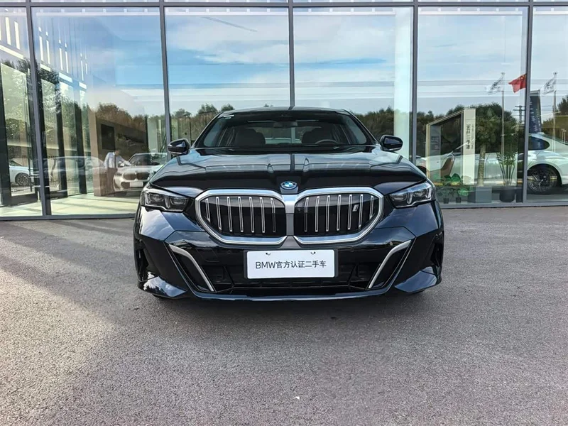 BMW i5 — фото 2