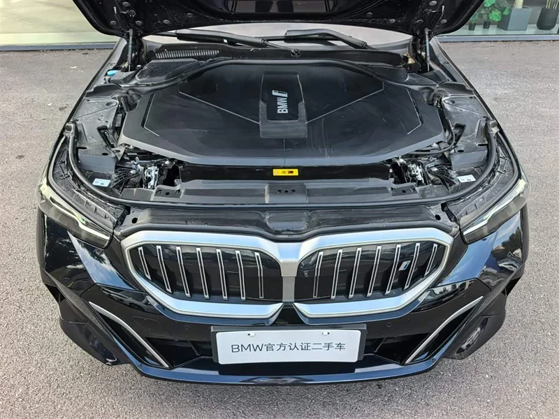 BMW i5 — фото 21