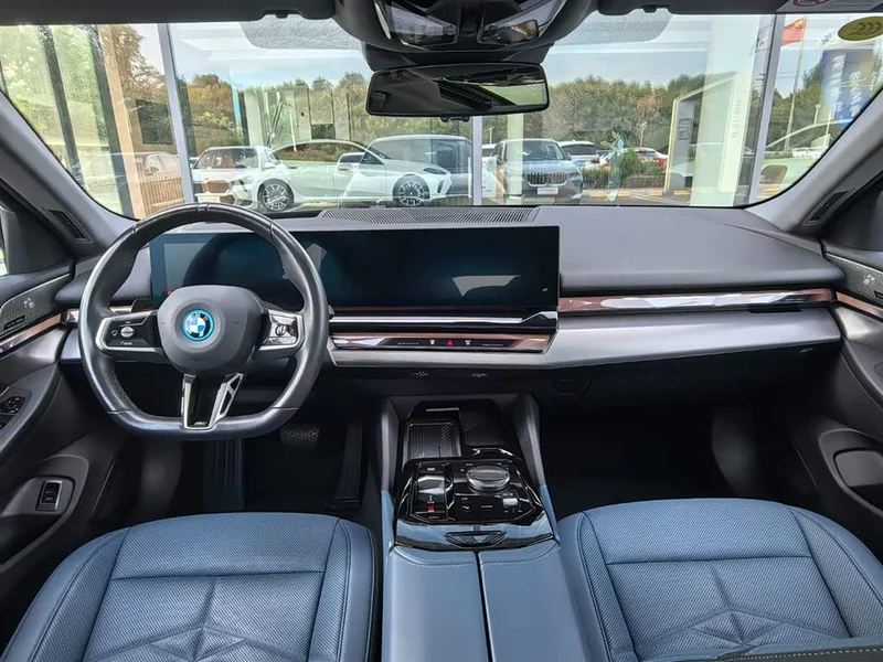 BMW i5 — фото 5