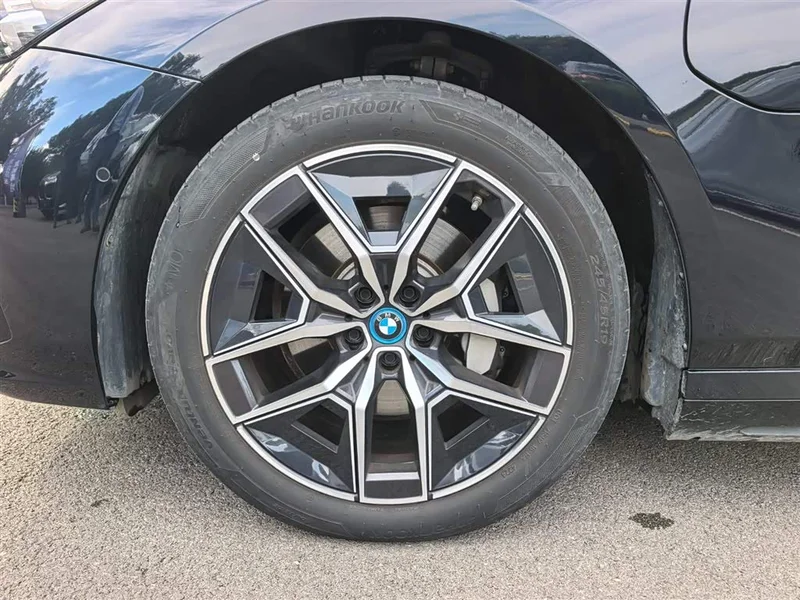 BMW i5 — фото 8
