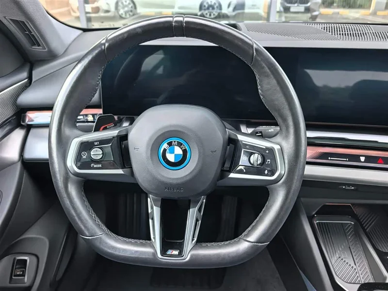 BMW i5 — фото 10