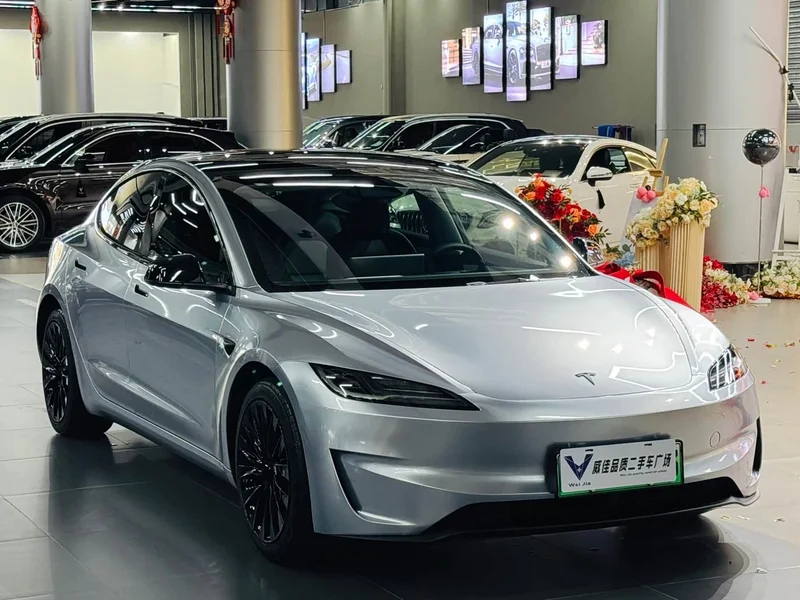 Tesla Model 3 — фото 3