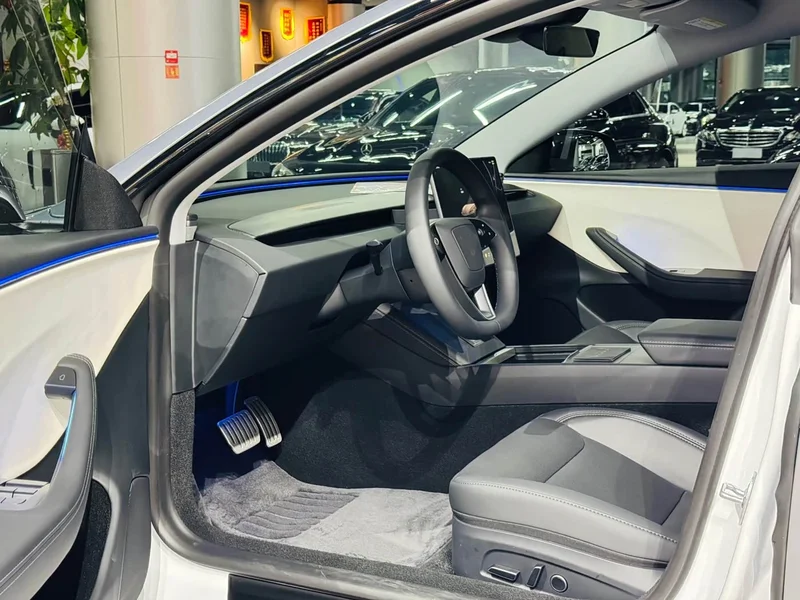 Tesla Model 3 — фото 4