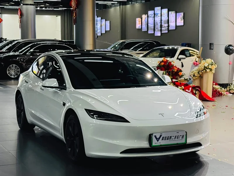 Tesla Model 3 — фото 3