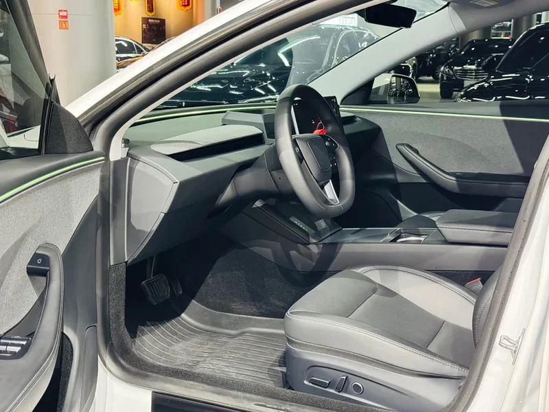 Tesla Model 3 — фото 4