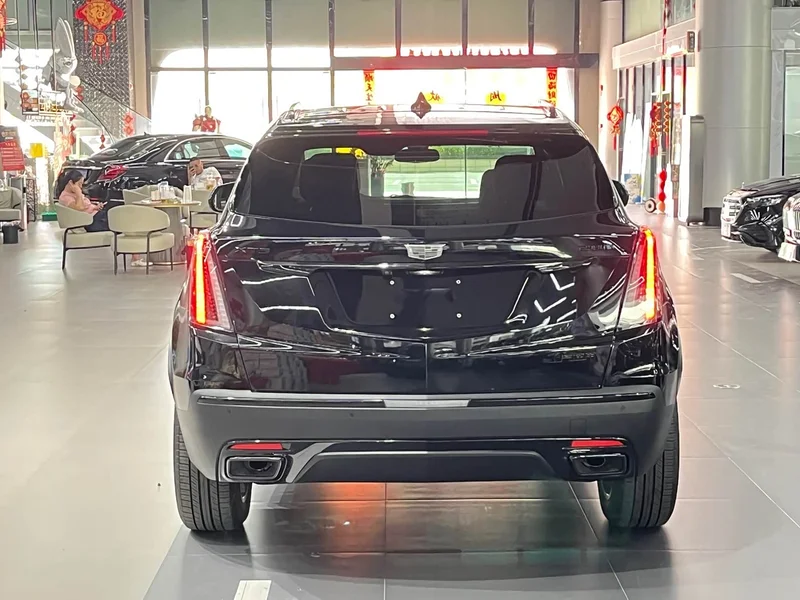 Cadillac XT5 — фото 8