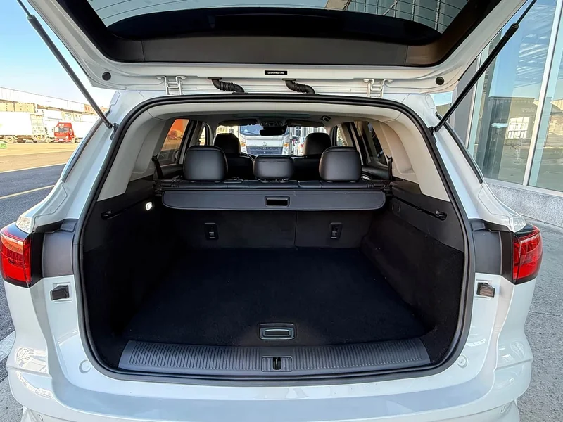 Roewe RX5 eMAX — фото 17