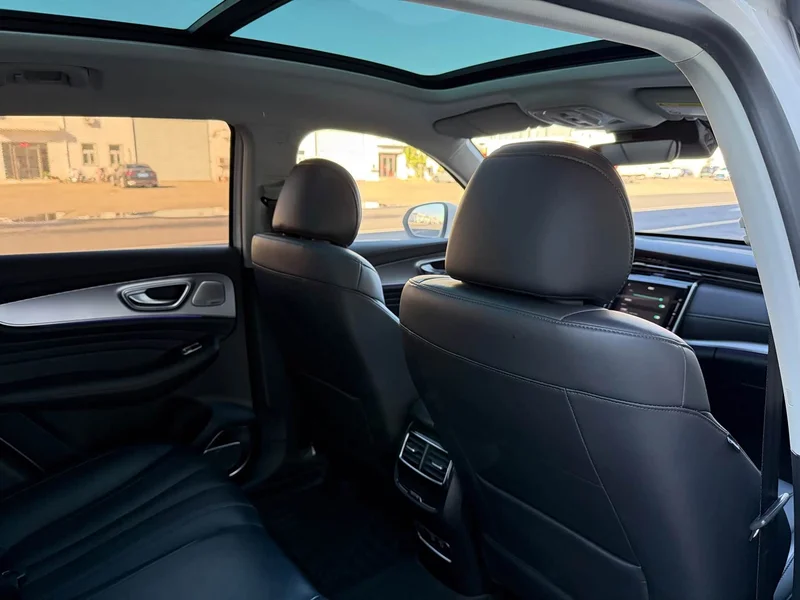 Roewe RX5 eMAX — фото 19