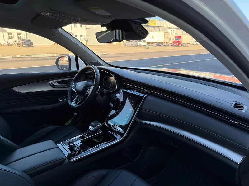 Roewe RX5 eMAX — фото 21