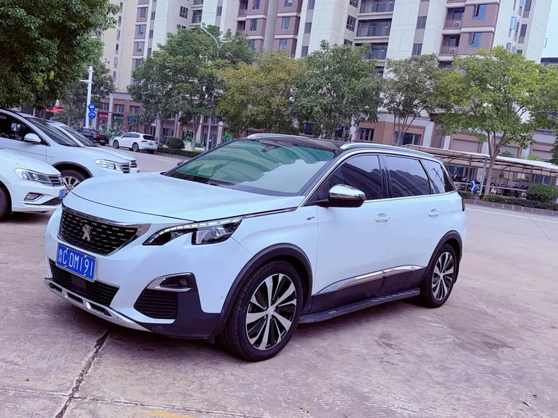 Peugeot 5008 — фото 1
