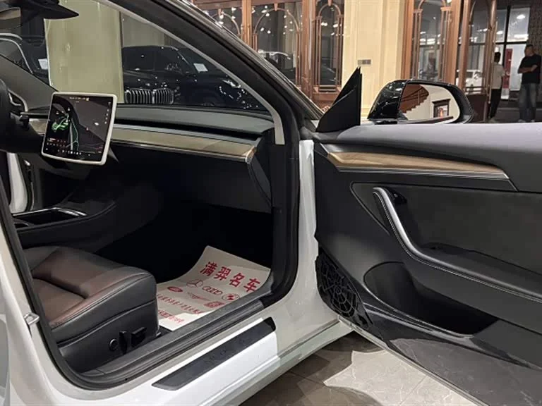 Tesla Model 3 — фото 16