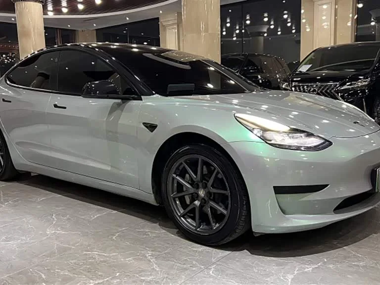 Tesla Model 3 — фото 3