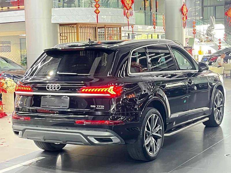 Audi Q7 — фото 7