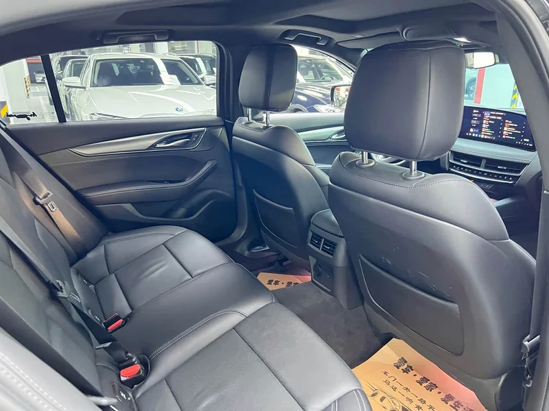 Cadillac CT5 — фото 11