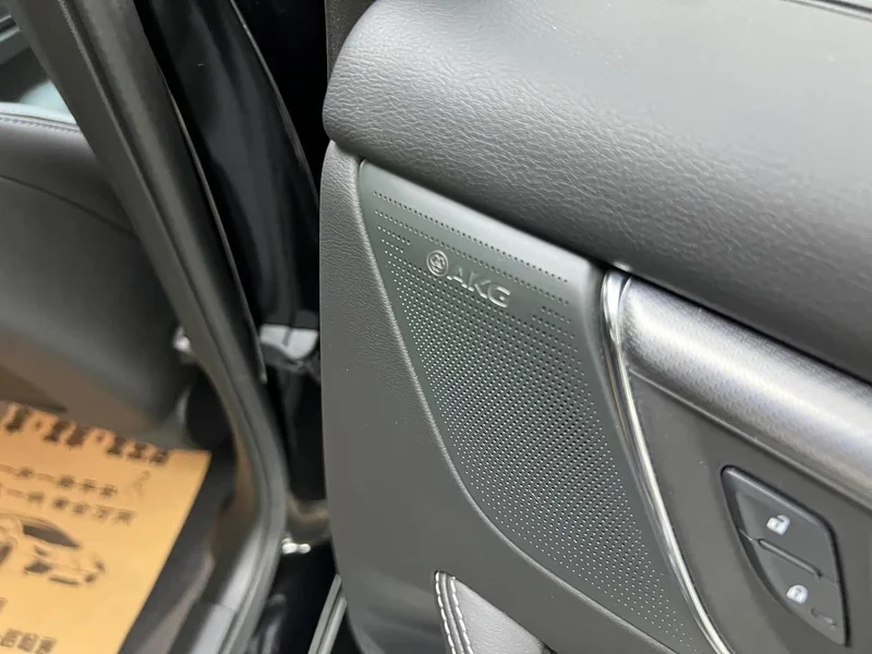 Cadillac CT5 — фото 15