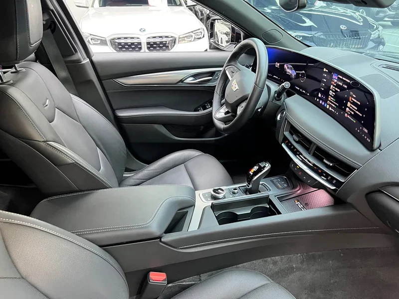 Cadillac CT5 — фото 17