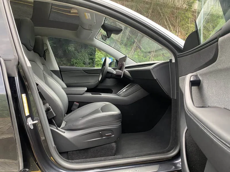 Tesla Model Y — фото 12