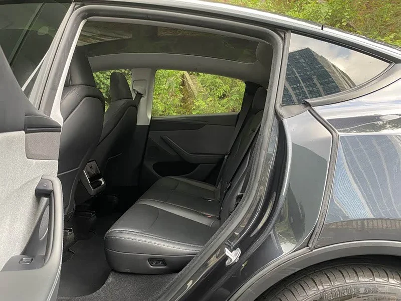 Tesla Model Y — фото 13