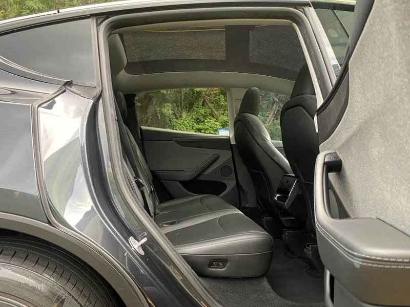 Tesla Model Y — фото 15