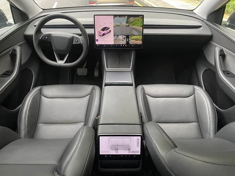 Tesla Model Y — фото 10