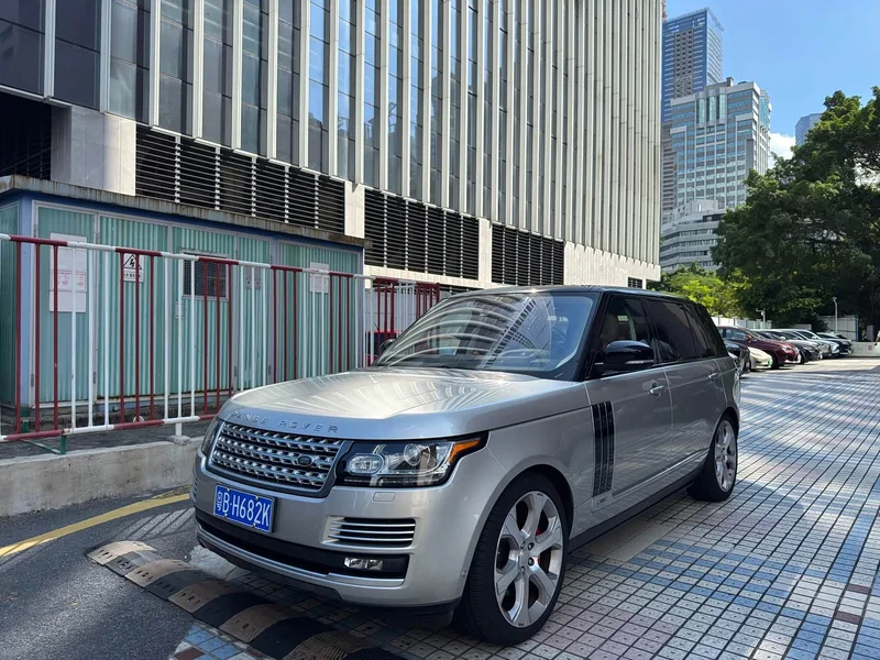 Land Rover Range Rover — фото 1