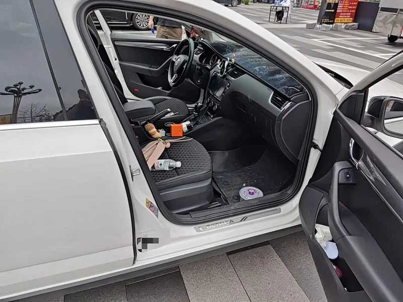 Volkswagen Octavia — фото 19