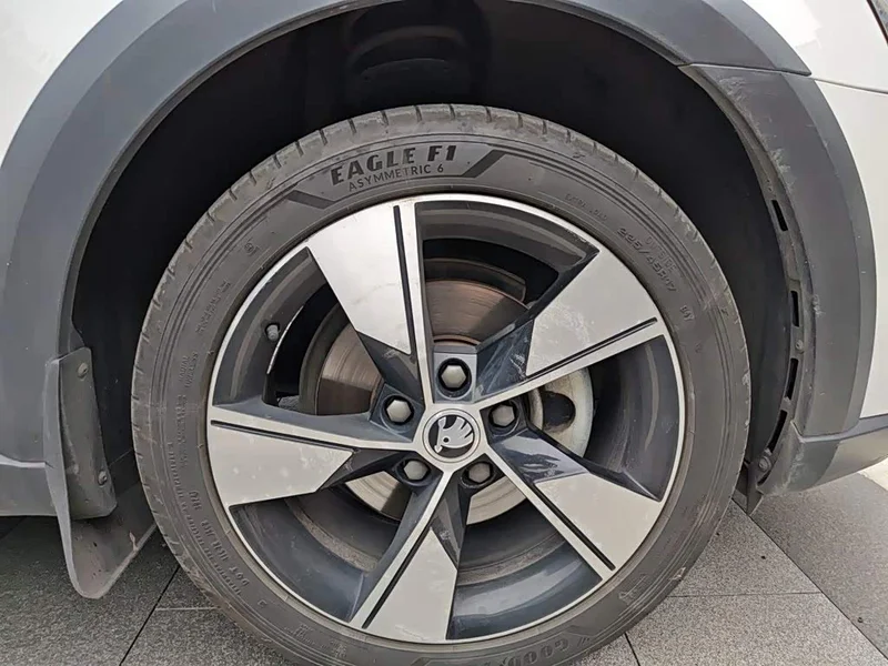 Volkswagen Octavia — фото 24