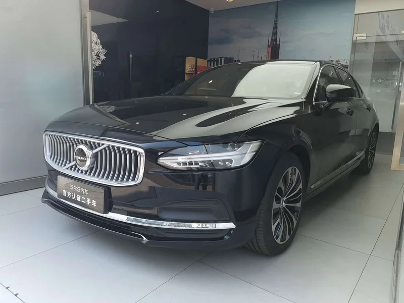 Volvo S90 — фото 1