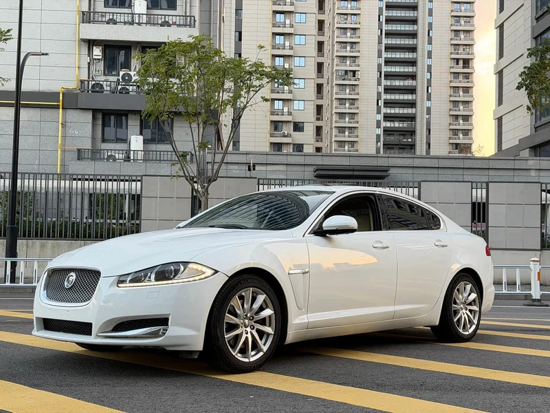 Jaguar XF — фото 2