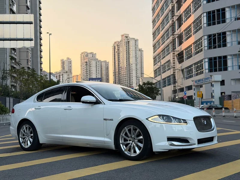 Jaguar XF — фото 3