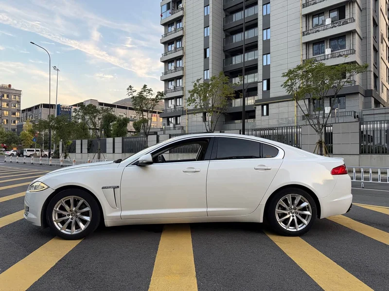 Jaguar XF — фото 4
