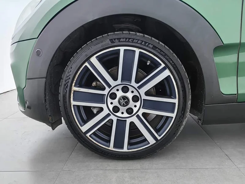 MINI CLUBMAN — фото 17