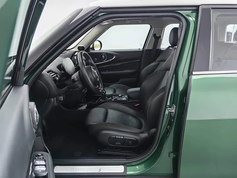 MINI CLUBMAN — фото 10