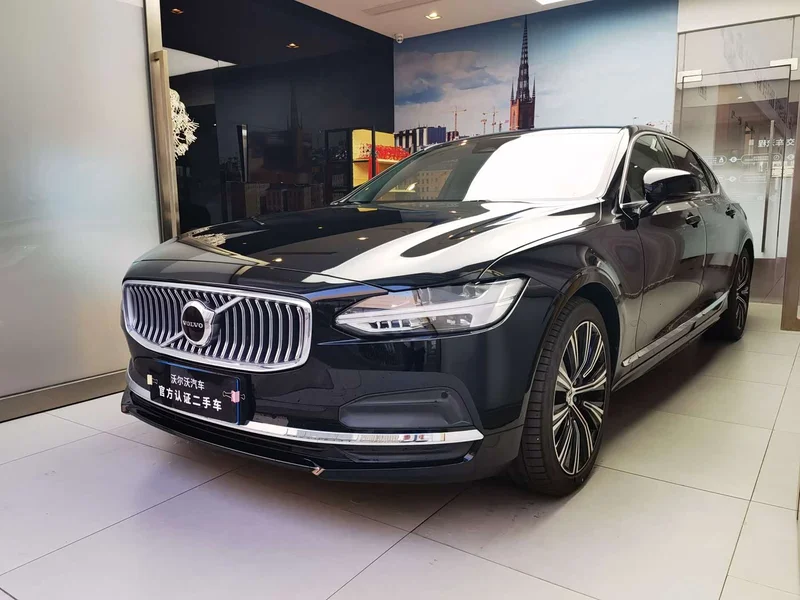 Volvo S90 — фото 1