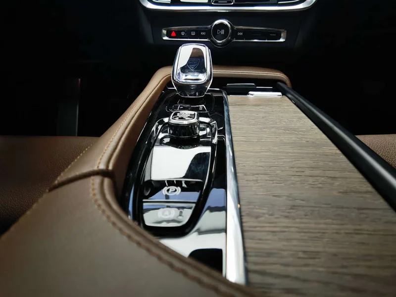 Volvo S90 — фото 19