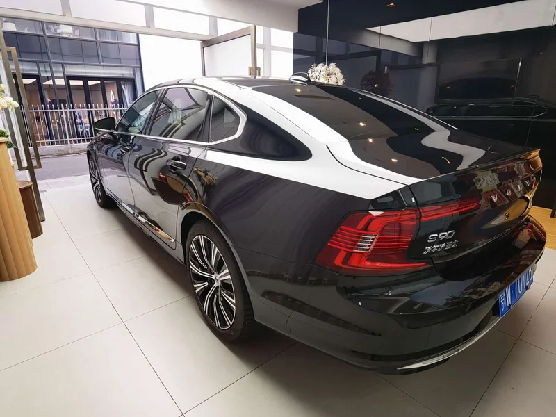 Volvo S90 — фото 4