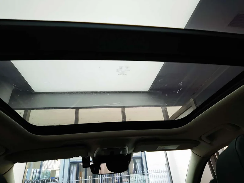 Volvo XC40 — фото 17