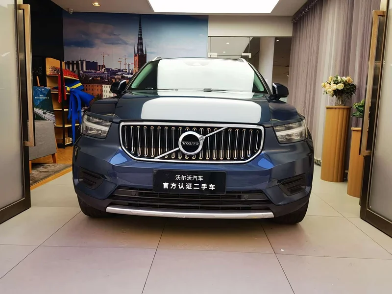 Volvo XC40 — фото 2