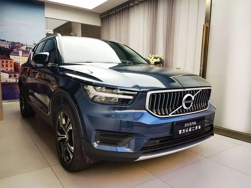 Volvo XC40 — фото 3
