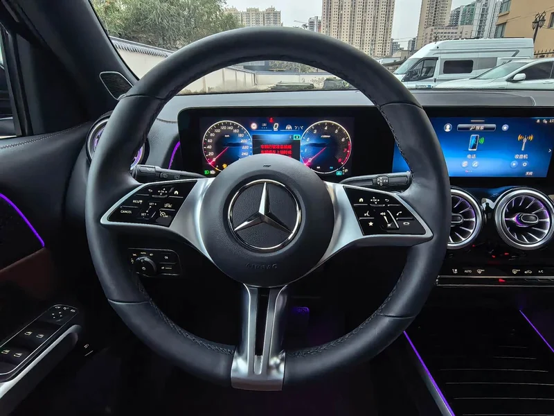 Mercedes-Benz GLB-Class — фото 9