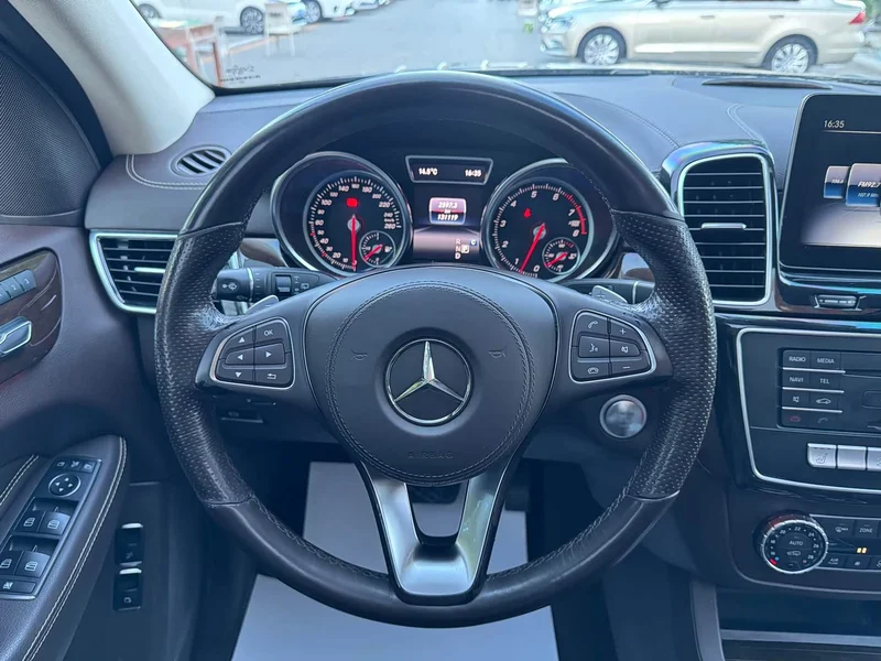 Mercedes-Benz GLS — фото 15